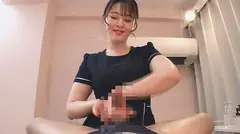 睾丸マッサージ × 逆手オイル手コキで客を昇天させる熟女エステティシャンたちのサムネイル画像
