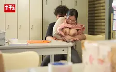 倉庫勤務中でも拒めずやらせてくれる地味巨乳パート妻は騎乗位になると物凄いこねくり腰で中出しをせまるエロ狂いに豹変 3の7番目のサンプル画像