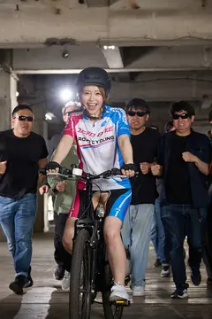 【SHIGEKI×SODSTAR】これが限界ギリギリ公然露出潮吹き 小倉由菜アクメ自転車がイクッ！の11番目のサンプル画像