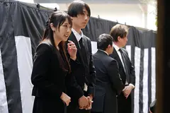 【背徳感は蜜の味】麗しのブラックフォーマル 喪服美人に白濁精子をぶっかけSEX 小野坂ゆいかのサムネイル画像