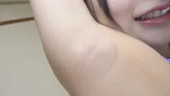 由良かな 濡れてテカってピッタリ密着 神競泳水着 可愛い女子の競泳水着姿をじっとりと堪能！着替え盗撮から始まり貧乳から巨乳にパイパン、ハミ毛、ジョリワキ等のフェチ接写やローションソーププレイや競泳水着ぶっかけ等を完全着衣で楽しむAVのサムネイル画像