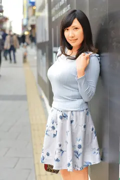 魅惑のスレンダーボディ！高身長シロウト人妻をナンパ！12人4時間のサムネイル画像