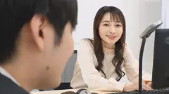 人妻おばさん女上司は毎日が発情期！部下との熱いオフィス情事！澤乃かのかのサムネイル画像