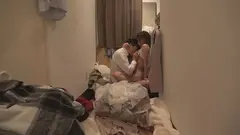 我慢できない…玄関セックス 扉一枚隔てた向こうは外。バリキャリOLの汚部屋でNGR 一条みおの12番目のサンプル画像