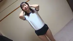 片寄しゅうか ムチムチ美尻 神体育着 美少女やぽっちゃり娘らにピチピチ体育着を着せ、ハミパン、ムレムレワレメを毛穴まで見えるほどの超ドアップ接写！さらに尻コキ、着衣お漏らし放尿や体育着ぶっかけ等体育着好きに送る完全着衣フェチAVのサムネイル画像