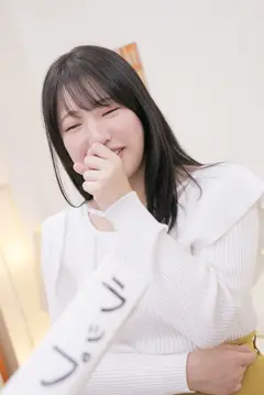 男女の友情は成立するのか！？女子大生限定！ ラップ1枚隔てて男友達チ○ポに素股体験させちゃいました♪ 一色さらのサムネイル画像