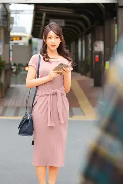 豪華特賞続出！街角シロウト初撮り人妻ちゃんねる まさかのAI顔で二度見確定！奇跡的美人がヤリマン中出し奥様に変貌するベスト4時間 12人の5番目のサンプル画像