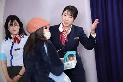 内緒でエグい接客してくれた美人CAをホテルに誘って生ハメしたら何度も求めるヤリマンだった VOL.5のサムネイル画像