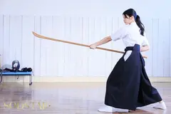 凛とした美しき薙刀剣士と密かに恋焦がれていた僕の童貞喪失物語 本庄鈴【特典映像収録】のサムネイル画像