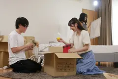 久々に会ういとこが引越しの手伝いに来てくれて作業中気付かず胸チラしていた。我慢できずに手を出したら意外にもOKしてくれた！ 五十嵐清華のサムネイル画像