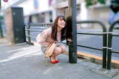 【究極羞恥】素人美少女とリモコンバイブお散歩！！10人収録豪華BEST！「もうこれ以上我慢できません…//」人混みの中でビクビク震えてイキまくる女子たち！気持ち良すぎて街中でまさかのエロスイッチオン！！300分の永久保存版！！の20番目のサンプル画像