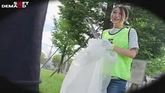 「人の役に立つことが大好き」●ども食堂でボランティアに従事。料理が得意なお漏らし奥さん 足立美緒 30歳 AV DEBUTの4番目のサンプル画像