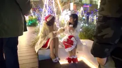 【クリスマスナンパ×えりかちゃん編】部屋内大量放尿しちゃうパリピで肉食系なキャンギャル先輩えりかちゃんのヤル気と手の速さが刺激的なエロサンタクリスマスパーティー！のサムネイル画像