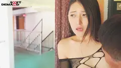 「人の役にたつことが大好き」●ども食堂でボランティアに従事。料理が得意なお漏らし奥さん 足立美緒 30歳 第2章 地方ラブホで露出、失禁 変態プレイで人妻の新たな性が開花するご奉仕性感開発の8番目のサンプル画像