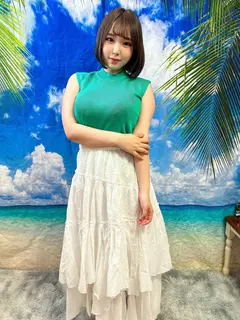 素人パンチラ in 自宅で個人撮影会vol.84 サーキットを彩るセクシーガールズ！！爆走コスプレで男たちの目線を釘付けにする音速のエロコスプレ！！の5番目のサンプル画像