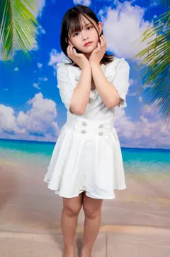 素人パンチラ in 自宅で個人撮影会vol.94！美少女だらけのキャピキャピ撮影会！若さ溢れる激カワガールズの魅力にメロメロ！超至近距離でのイチャイチャセクハラ撮影会の6番目のサンプル画像