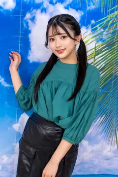 素人パンチラ in 自宅で個人撮影会vol.94！美少女だらけのキャピキャピ撮影会！若さ溢れる激カワガールズの魅力にメロメロ！超至近距離でのイチャイチャセクハラ撮影会の13番目のサンプル画像