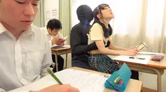 乳首いじりが日常に溶け込んだ世界でイジられていることには気づかないまま皆の前で乳首絶頂してしまう敏感女たちの12番目のサンプル画像