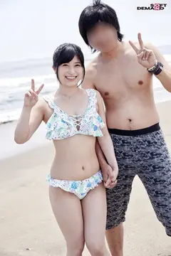 ビーチで見つけたラブラブカップル限定 海の家の無料エステ体験で愛しい彼女を彼氏の50cm隣で寝取ります！！のサムネイル画像