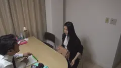 冷たい印象の人妻も感じさせればハメさせてくれるのサムネイル画像