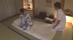 変態旅館整体マッサージ 一人旅のデスクワークOLのサムネイル画像