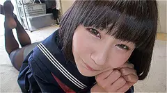 神パンスト 明海こう 制服美少女の美脚を包んだ生ナマしいパンストを完全着衣でムレた足裏からつま先を味わい尽くす！顔騎や足コキ、時には中出し時にはお尻にコスってぶっかけとやりたい放題！発情させられた女の変態絶頂プレイを楽しむフェチAVの6番目のサンプル画像