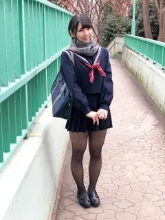 神パンスト 白井ゆずか 人妻や母、働く制服OL等やらしい熟女の美脚を包んだ生ナマしいパンストを完全着衣でムレた足裏からつま先を味わい尽くす！オナニーや顔騎や足コキ、時には中出し時にはお尻にコスってぶっかけとやりたい放題！発情させられた女の変態絶頂プレイを楽しむフェチAVのサムネイル画像