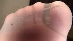 神パンスト 波多野結衣 人妻や母、働く制服OL等やらしい熟女の美脚を包んだ生ナマしいパンストを完全着衣でムレた足裏からつま先を味わい尽くす！オナニーや顔騎や脚コキ、時には中出し時にはお尻にコスってぶっかけとやりたい放題！発情させられた女の変態絶頂プレイを楽しむフェチAVのサムネイル画像