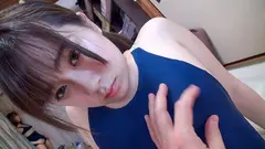 濡れてテカってピッタリ密着 神スク水 南詩乃 可愛い女子のスクール水着姿をじっとりと堪能！着替え盗撮から始まり貧乳から巨乳にパイパン、ハミ毛、ジョリワキ等のフェチ接写やローションソーププレイやスク水ぶっかけに生中出し等を完全着衣で楽しむAVの11番目のサンプル画像