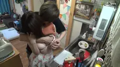 ゲスの極み映像 人妻37人目 結婚2年目のスレンダー巨乳妻の初浮気SEXを盗撮！の4番目のサンプル画像