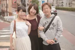 モニタリング 彼女の妹×彼氏×マジックミラーの向こうには彼女！妹と彼氏が二人っきりの密室でパンチラ過激ミッションに挑戦！姉の彼氏に真近で見られて思わず赤面！パンツにしみが！ 互いに意識し二人はどこまでやってしまうのか？のサムネイル画像