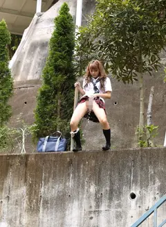 野ションする女子の5番目のサンプル画像