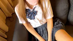 【個人撮影】ギャル風の制服女子とP活_下品な音を響かせてセルフイラマするドMビッチのサムネイル画像