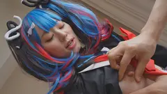 【中出し】厳選美少女にコスプレさせてオレの子を孕ませる！のサムネイル画像