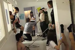 学園祭で生徒会長のももなちゃんがえっちすぎるほぼ全裸コスプレでお店は大行列！大繁盛！逆バニー・逆制服・逆チアガールで誘惑！ 恋渕ももなの5番目のサンプル画像