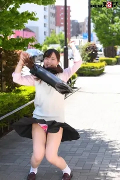 男性のオナニーを見るだけのアルバイト。女子にはちょっぴり刺激が強すぎたようで、オナニーを見るだけでは終わらず・・・みゆきBカップのサムネイル画像