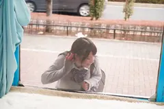 あおい(19) Aカップ くすぐった気持ちいい初体験の拘束おもちゃイカセ！のサムネイル画像