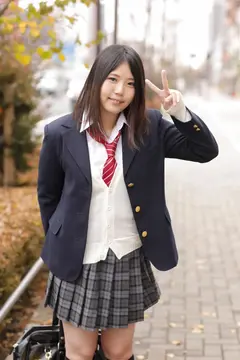 れい(19) おっぱいもみもみインタビュー！いつもは標準語だけど、おっぱいを揉まれだしたら少しずつ関西弁が出てしまい…の20番目のサンプル画像