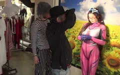 【羞恥】ババコス！【BBA】いい歳をした身長172Gボインの主婦に○ヴァ真○波マリイラスト○アスのコスプレさせて恥ずかしめてみた件【中田氏】葵百合香奥様 33歳 前編の6番目のサンプル画像