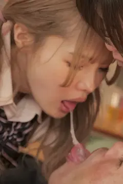 よだれをた～っぷり飲ませてくれる制服美少女のとろっとろベロちゅう唾液性交 松本いちか 倉本すみれの3番目の作品シーン