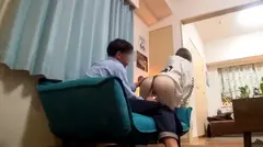 百戦錬磨のナンパ師のヤリ部屋で、連れ込みSEX隠し撮り 153 ノリの良い美女をヤリ部屋に連れ込んでイチャイチャSEX！陶器の様な滑らかな肌に触れればビクビクと体を痙攣！ピストンする度に腰が跳ねる敏感体質！の4番目のサンプル画像