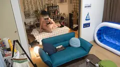 百戦錬磨のナンパ師のヤリ部屋で、連れ込みSEX隠し撮り 218 色白スレンダー女子を家に連れ込み！恥ずかしがりながらもキスを受け入れ、パンツを湿らすスケベ心！息も絶え絶えに感じる様子を盗撮！の10番目のサンプル画像