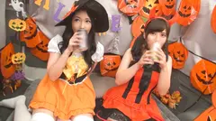 【ハロウィンナンパ！浮かれた素人娘大収穫！】めい(21)&るみ(21)仕事抜けてきたアパレル店員たちをナンパし車内に連れ込み大乱行！お互い恥ずかしがりながらもパンツはびしょ濡れ！？簡単に脱いじゃうのはハロウィンマジックか？Let's4P！のサムネイル画像