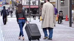 マジ軟派、初撮。 1800 スレンダーちっぱいお姉さんを渋谷ナンパ！さすがはメイクアップアーティスト！本人も激かわ！AVの話題からSEXへ！キレイな体は快感に打ち震えて中イキ連発！のサムネイル画像