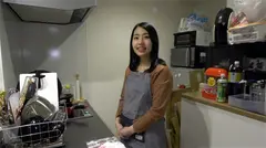 熟女のご自宅訪問　「おじゃましまーす！」夫の居ぬ間に自宅寝室で不倫性交のサムネイル画像