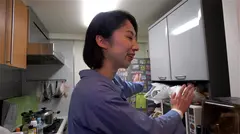 熟女のご自宅訪問　「おじゃましまーす！」夫の居ぬ間に自宅寝室で不倫性交の5番目のサンプル画像