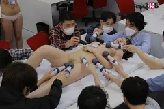 森川玉緒と中山琴葉が一般ユーザー様を会社にご招待して SOD文化祭 を開催！ 野球拳・健康診断体験・王様ゲーム・社内かくれんぼ！ご奉仕接待をさせていただきます！ 気づけば射精数合計36発ヌイちゃいました…のサムネイル画像