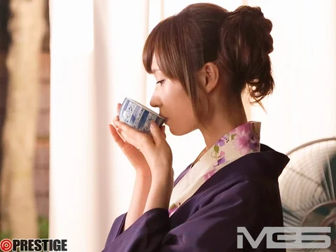 美しい人妻の濃厚過ぎる性戯 林ゆなのサムネイル画像