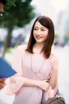 美乳・巨乳人妻ナンパ 淫らに燃える15人の奥様に俺の竿が天を向くのサムネイル画像