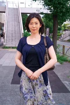 ガチンコ中出し！顔出し！五十路ナンパ in 品川のサムネイル画像